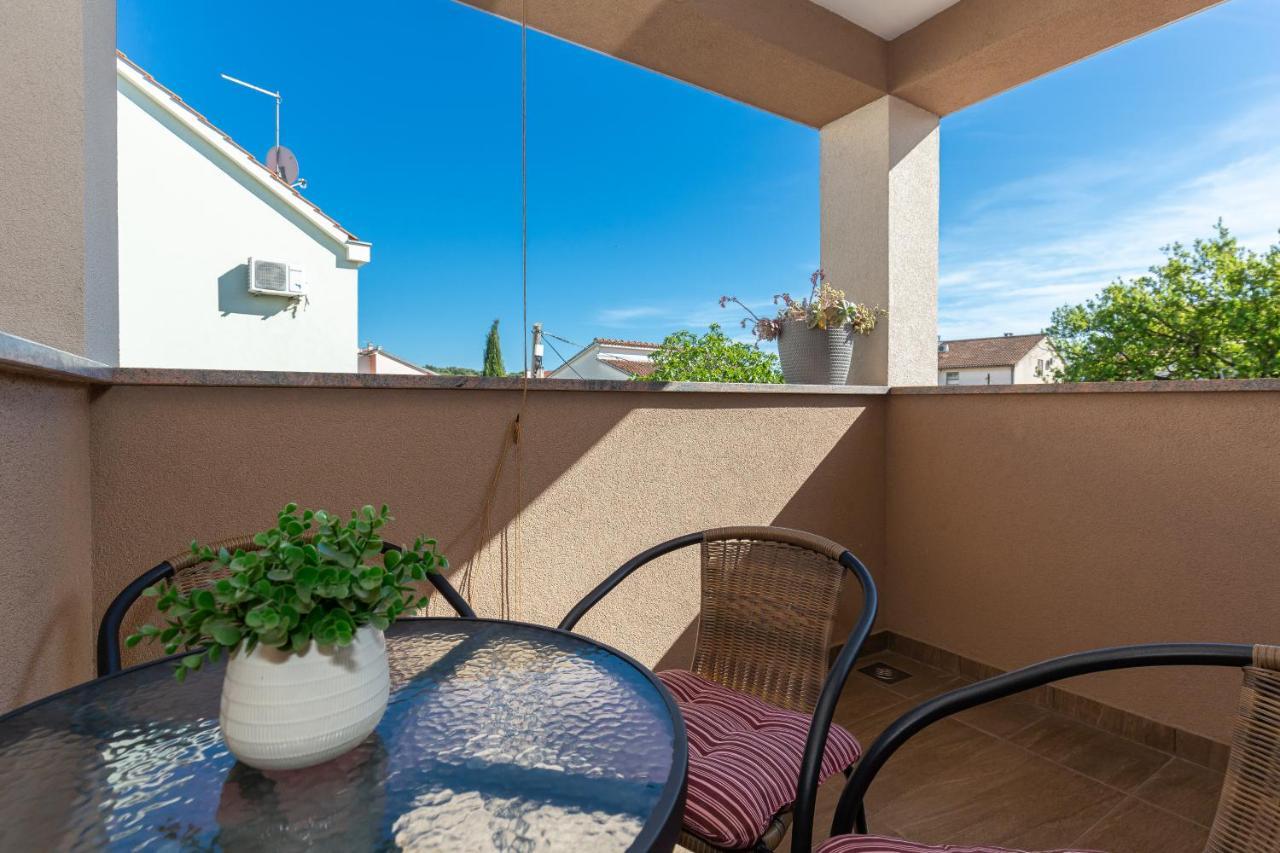 D&D Apartmani Biograd Na Moru Exterior foto