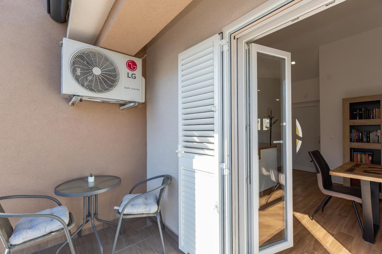 D&D Apartmani Biograd Na Moru Exterior foto